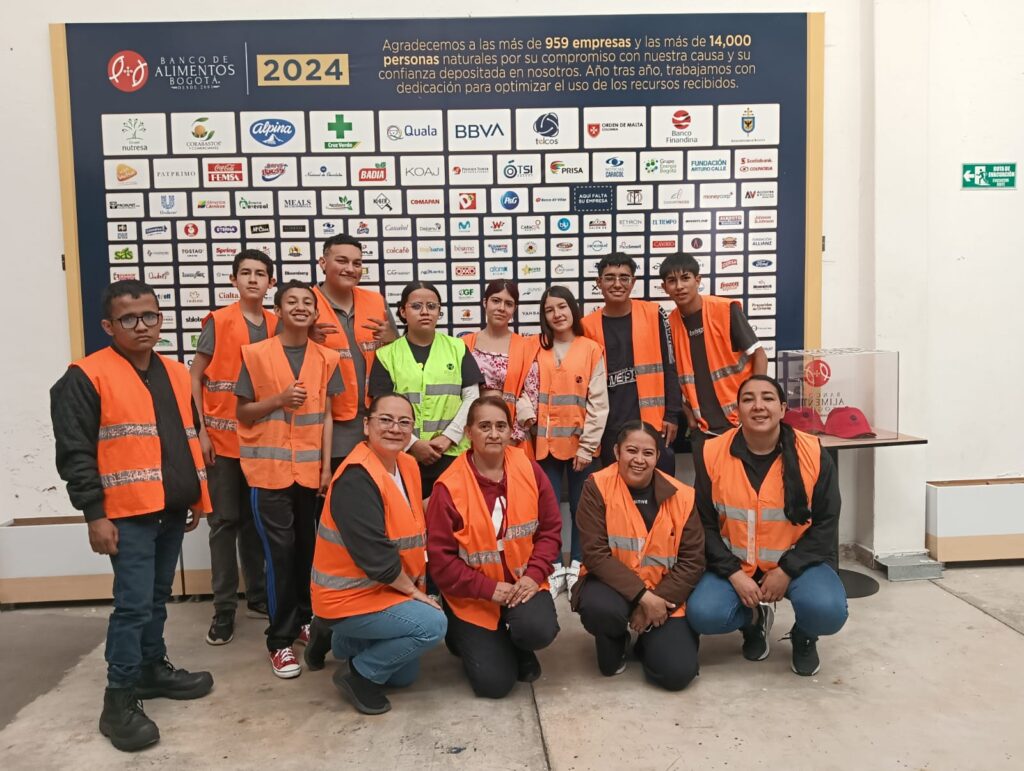 Jornada de Voluntariado en el Banco de Alimentos de la Arquidiócesis de Bogotá whatsapp image 2026 06 13 at 6.28.32 pm